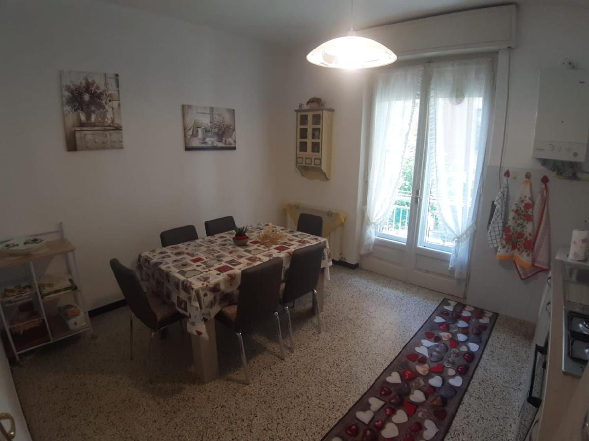Appartamento Centrale Fino A 8 Posti Letto Pontremoli Buitenkant foto