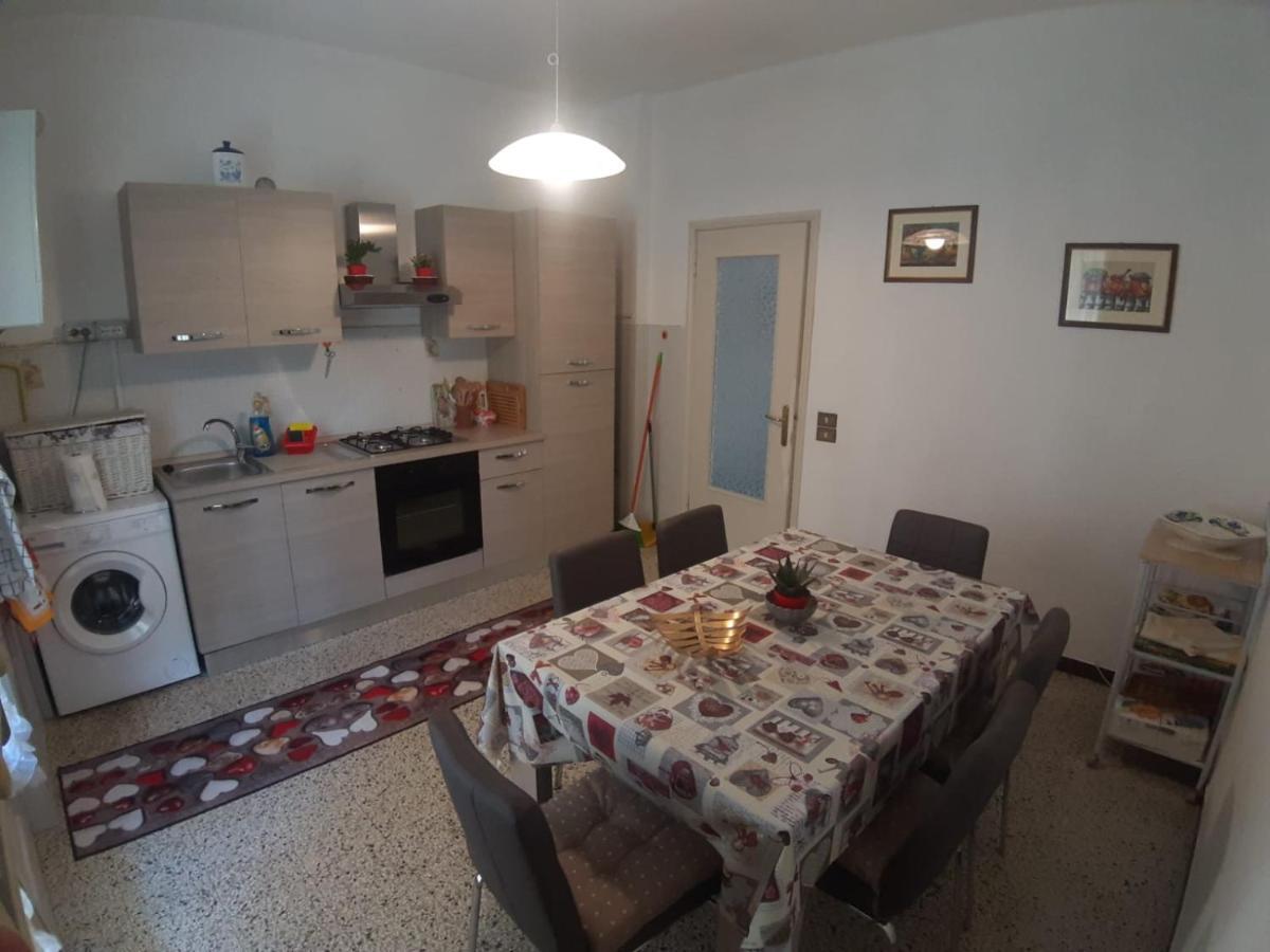 Appartamento Centrale Fino A 8 Posti Letto Pontremoli Buitenkant foto